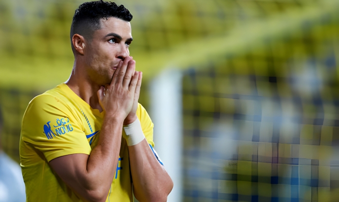 Ronaldo bị phạt nặng vì hành động liên quan đến Messi?