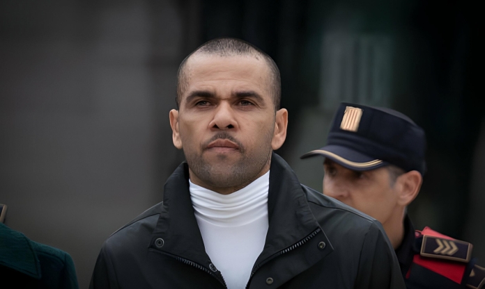 Dani Alves 'quẩy banh nóc' sau khi ra tù, tiệc tùng xuyên màn đêm khiến tất cả choáng váng
