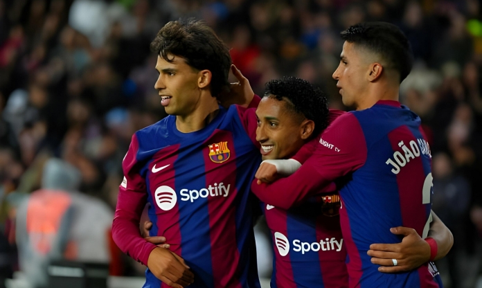Barca áp sát ngôi đầu bảng của Real Madrid