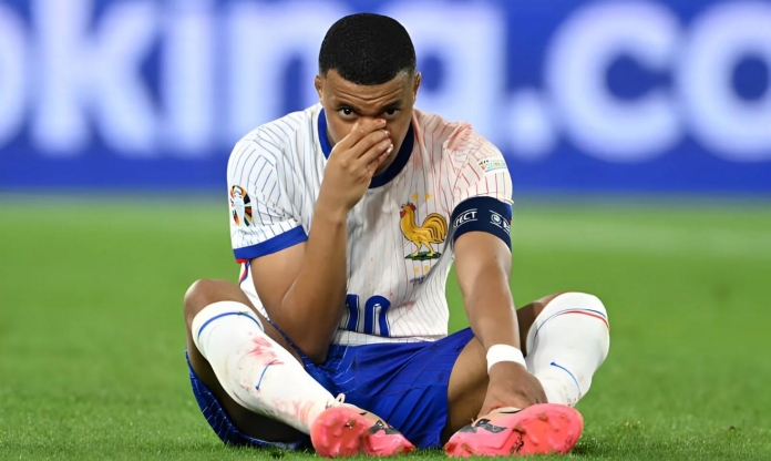 Huyền thoại Pháp: 'Mbappe nên câm miệng lại'