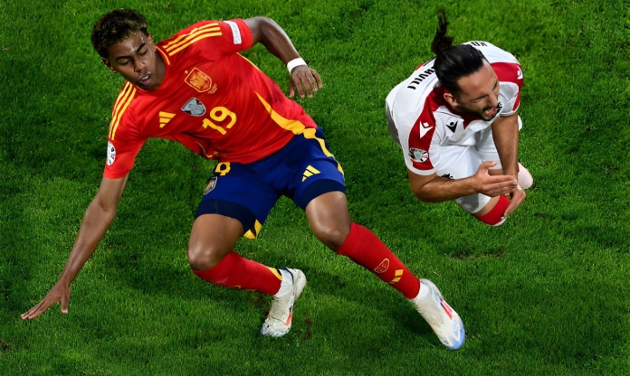 Yamal tuyệt đỉnh ở tuổi 16, san bằng luôn kỷ lục của Ronaldo