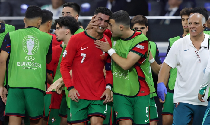 Báo chí Bồ Đào Nha kêu gọi loại Ronaldo khỏi trận đấu với Pháp