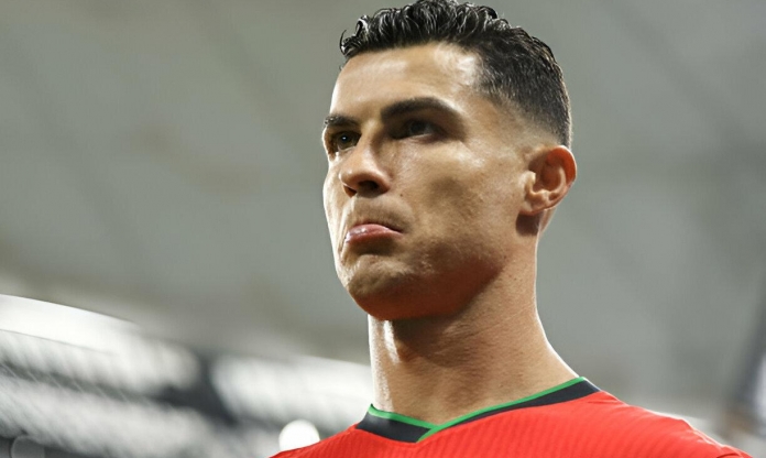 Ronaldo bị cho là gánh nặng của Bồ Đào Nha