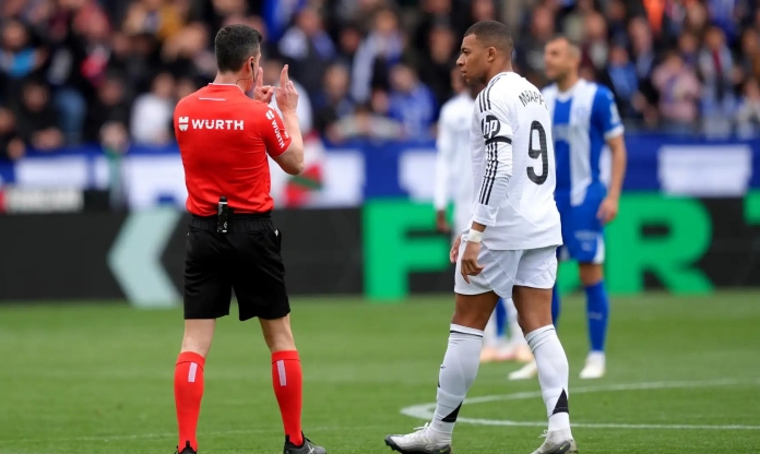 Mbappe vào bóng kinh hoàng, nhận luôn thẻ đỏ trực tiếp