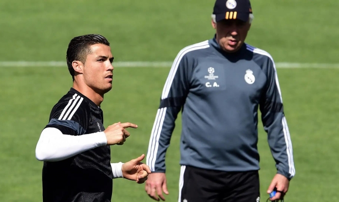 HLV Ancelotti thốt lên 1 điều về Ronaldo, Vinicius nhìn mà học tập!