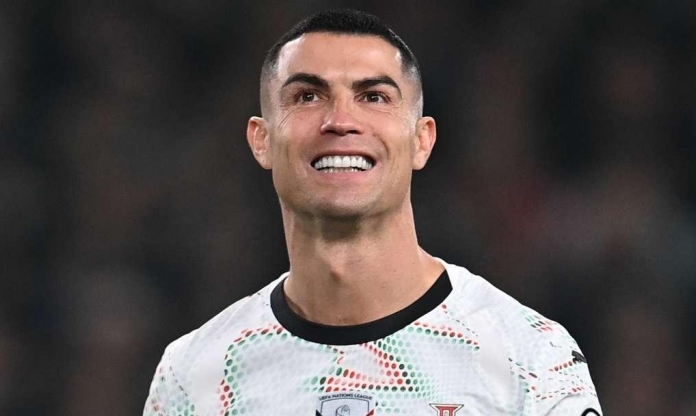 CHÍNH THỨC: Ronaldo phá vỡ sự im lặng sau tấm thẻ đỏ tai tiếng
