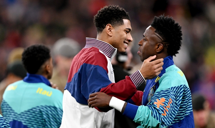Vinicius nhờ Bellingham xin áo đấu của sao Arsenal sau trận gặp tuyển Anh