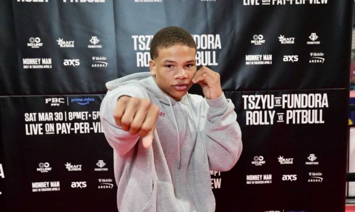 Chỉ 3 trận, truyền nhân của Floyd Mayweather đã lọt top 15 võ sĩ hàng đầu