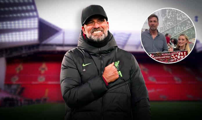 HLV Jurgen Klopp rơi nước mắt khi nhận được món quà đặc biệt từ NHM Liverpool