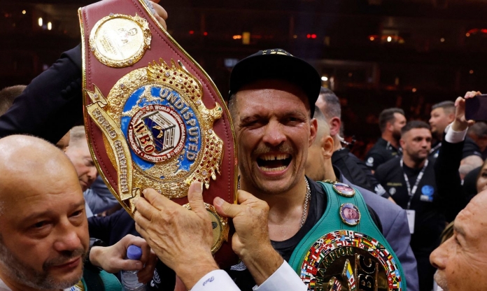 Nhà đương kim vô địch Oleksandr Usyk đóng phim cùng The Rock 