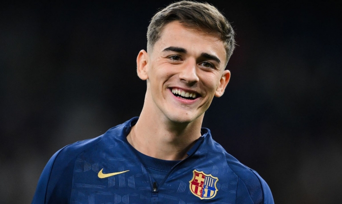 Flick giải thích lý do để Gavi dự bị khi Barca đại thắng Dortmund