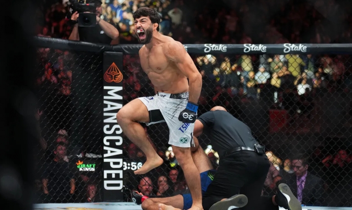 UFC Austin: Arman Tsarukyan bất ngờ đánh bại Beneil Dariush