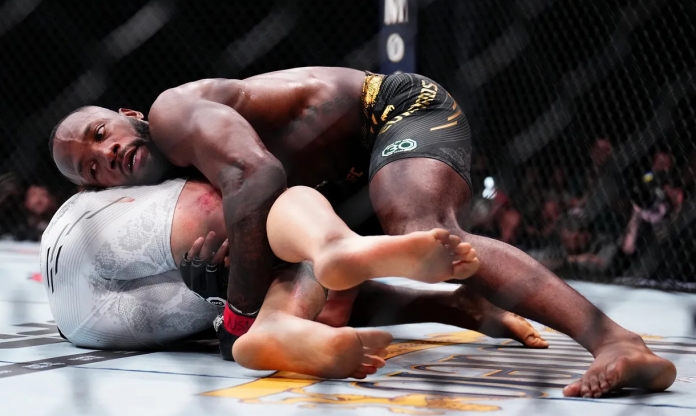 UFC 296: Leon Edwards dễ dàng bảo vệ đai vô địch trước Colby Covington