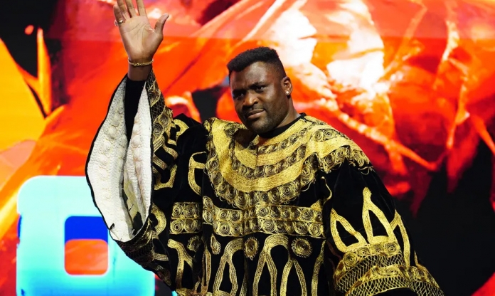 Francis Ngannou: 'Tôi vẫn chưa từ bỏ MMA'