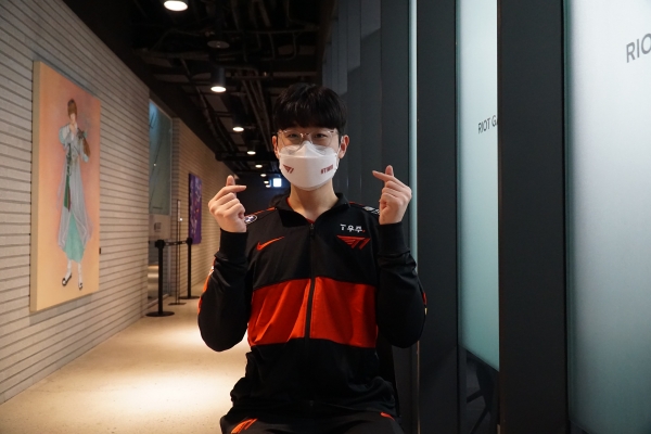 T1 Zeus: 'Tôi nóng lòng được đối đầu với các toplaner của LPL'