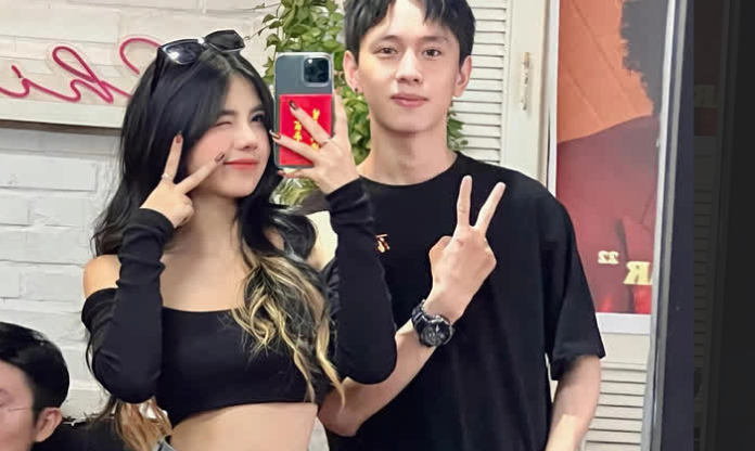 Văn Tùng: 'Nếu Mai Dora là một tựa game, thì nó khá tốn tiền đấy!'