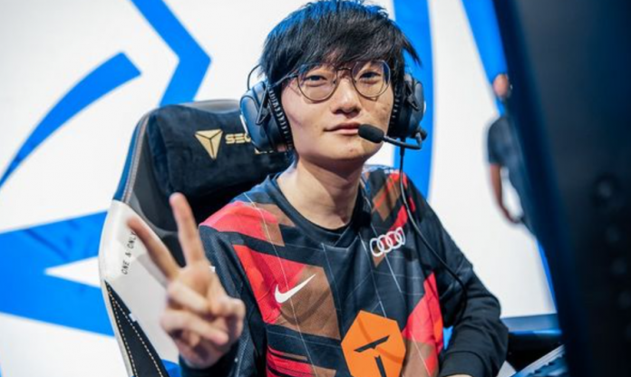 Tuyển thủ Trung Quốc lập cú Pentakill khó nhất trong lịch sử LMHT