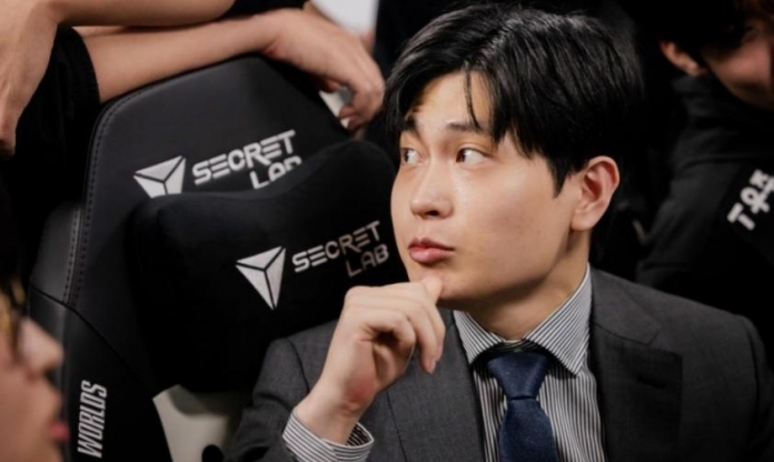 HLV T1 hết lời ca ngợi Faker sau trận thắng IG