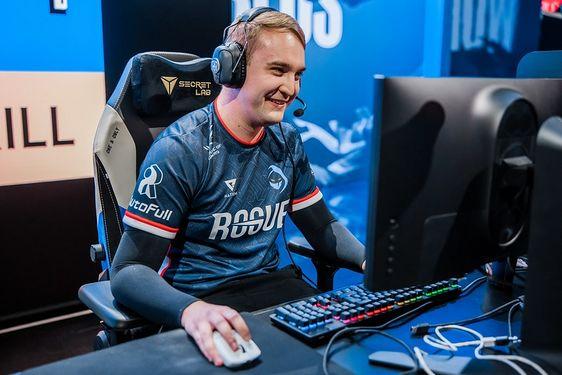 Trước thềm đại chiến TSW, VKS Trymbi chỉ ra đội tuyển yếu nhất CKTG 2025