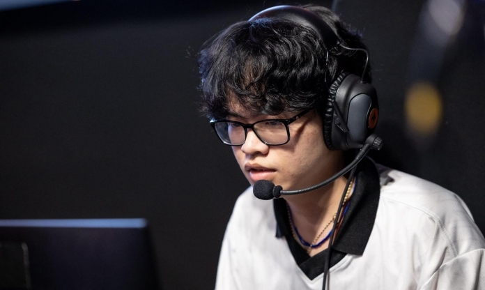 Đội tuyển của SofM chia tay siêu xạ thủ