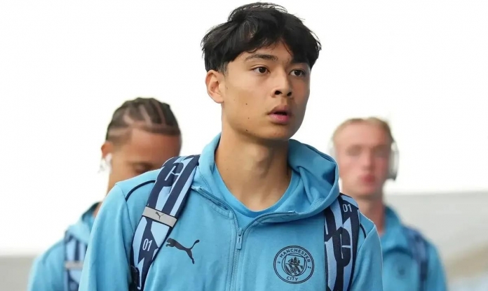 Thần đồng 19 tuổi từ chối Man City để theo học Đại học