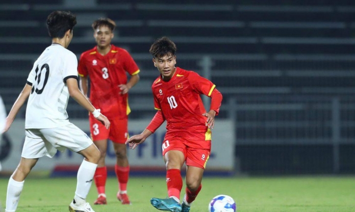 CĐV ĐNA kinh ngạc: 'U17 Việt Nam đá bóng hay chơi bóng rổ vậy?'