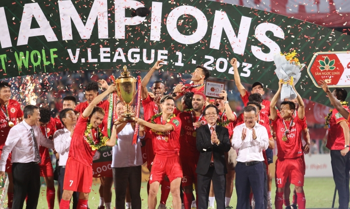 CAHN có hành động ăn mừng độc lạ sau vô địch V-League