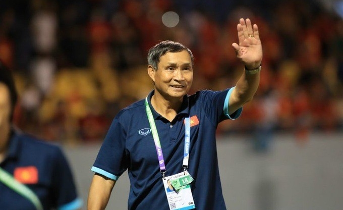 NÓNG: HLV Mai Đức Chung chia tay ĐT nữ Việt Nam sau trận thua Philippines