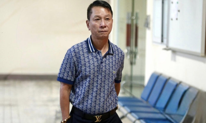 HLV Văn Sỹ Sơn: 'Mặt sân Mỹ Đình xấu thế này chẳng lẽ xin thua luôn'