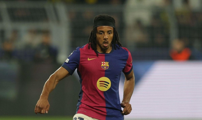 Kounde: 'Barca có trận đấu tệ hại trước Dortmund'