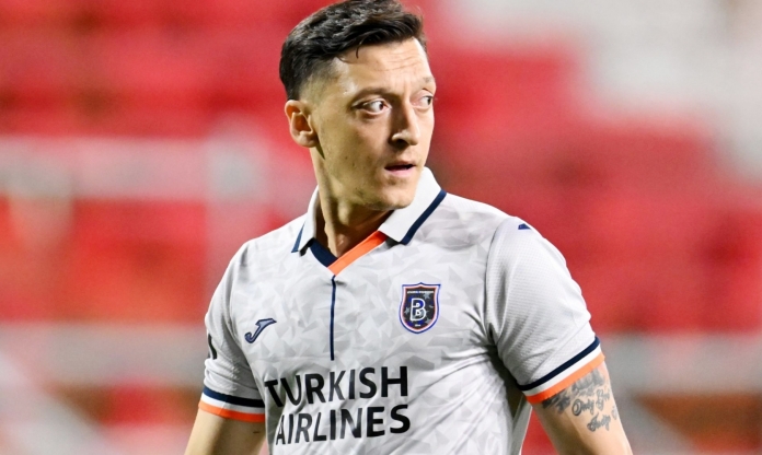 Mesut Ozil giải nghệ: Chàng cầu thủ lãng du và ‘khúc nhạc’ thăng trầm của người nghệ sĩ