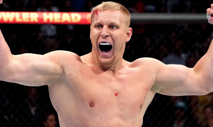 Cái tên bất ngờ trở thành võ sĩ dự bị cho cuộc đại chiến giữa Jon Jones và Stipe Miocic tại UFC 295