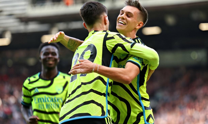 Bắn hạ MU, Arsenal đòi lại ngôi đầu bảng từ Man City