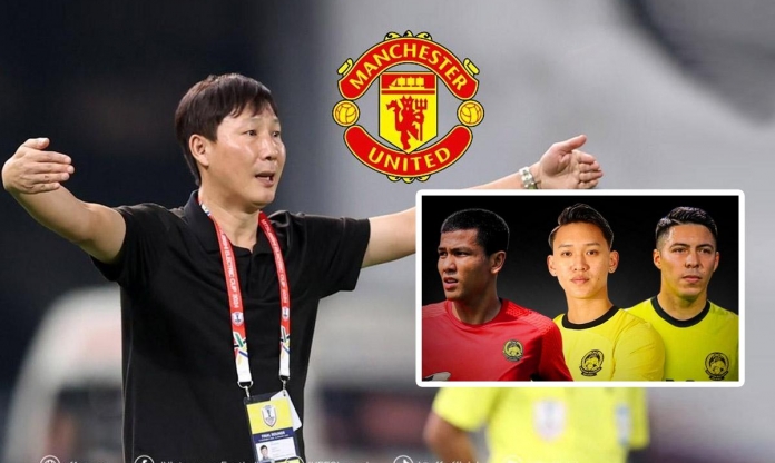 HLV Kim Sang Sik lựa chọn Aguero đấu Man United
