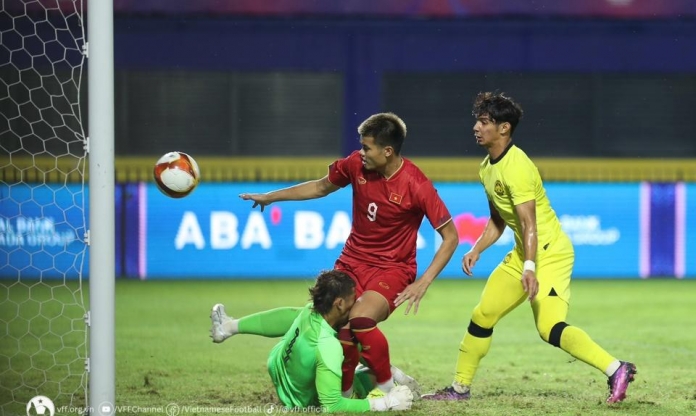 Thắng Malaysia 2-1, U22 Việt Nam vào bán kết SEA Games 32