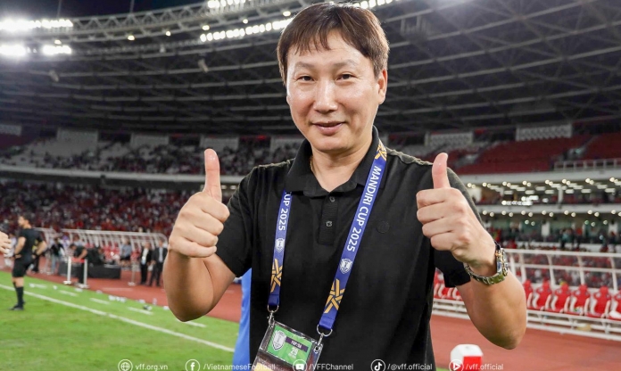HLV Kim Sang Sik khiến cả Đông Nam Á phục sát đất với thống kê khó tin