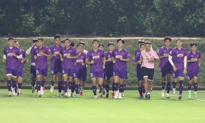 U23 Việt Nam dùng cùng sân tập với siêu sao Messi