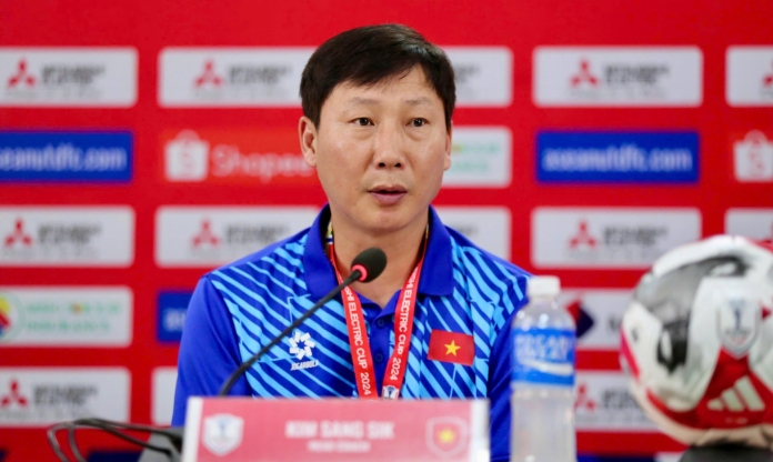 HLV Kim Sang Sik nói lý do ĐT Việt Nam bị Lào làm khó