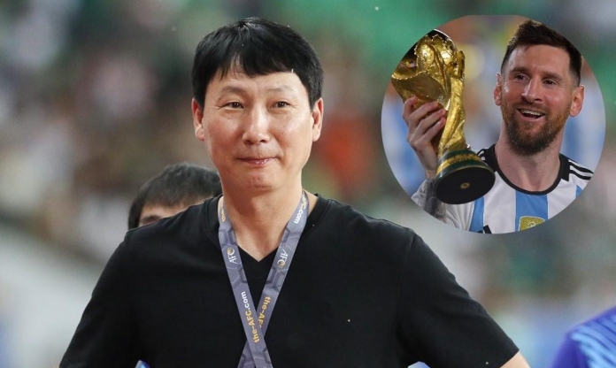 HLV Kim Sang Sik: 'Có 11 Messi cũng chưa chắc vô địch'