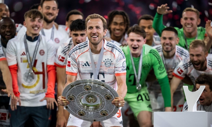 Kane ghi bàn trong ngày chính thức nâng đĩa bạc Bundesliga