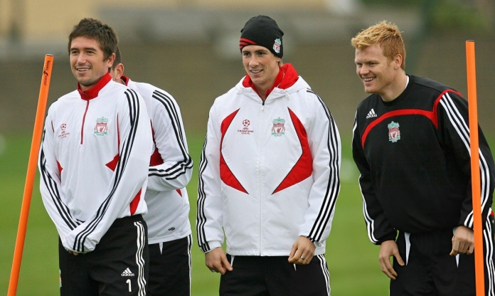 Truyền thông Thái Lan rầm rộ đưa tin cựu danh thủ Liverpool cập bến Việt Nam