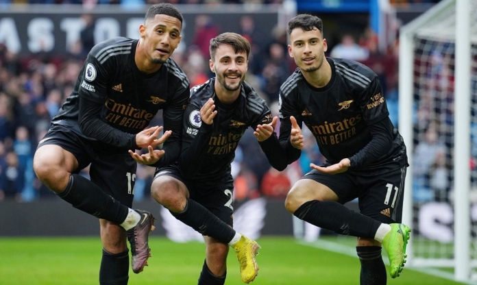 Huyền thoại Man United tiết lộ điều khiến cho Arsenal không thể vô địch ngoại hạng Anh