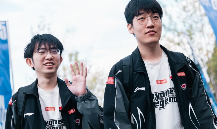 Bị lội ngược dòng, CFO ngậm ngùi nhìn AL tiến vào Tứ kết CKTG 2025