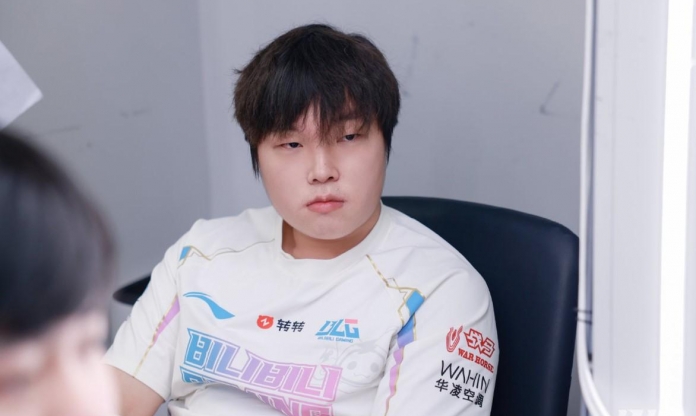 Bin lần đầu lên tiếng sau khi BLG muối mặt rời CKTG 2025: 'Tôi vẫn quá non nớt'