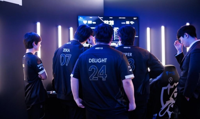 HLE bất ngờ có động thái cứng rắn đáp trả phía LPL hậu CKTG 2025