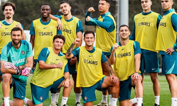 Vừa trở lại ĐT Bồ Đào Nha, Ronaldo lập tức gây sốt
