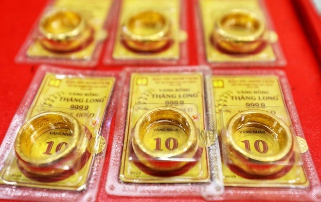 Giá vàng hôm nay sáng 12/8: Vàng thế giới tiếp đà giảm