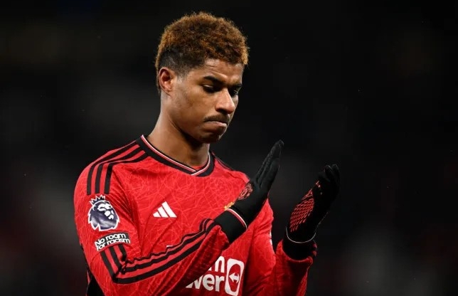 Erik Ten Hag chỉ lý do phân biệt đối xử giữa Rashford và Sancho