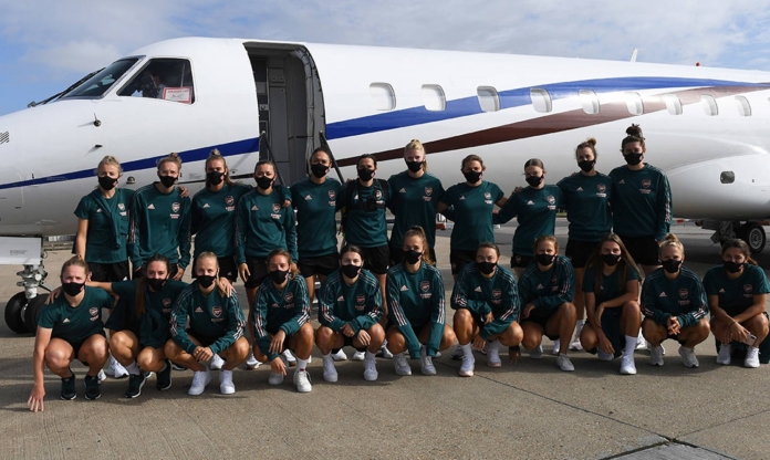 Máy bay chở đội nữ Arsenal bốc cháy, tình hình cầu thủ và BHL ra sao?