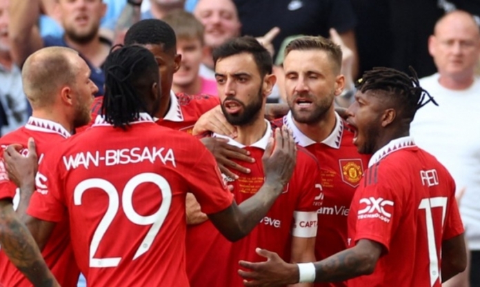 Bruno Fernandes gửi lời xúc động tới fan MU, ngả mũ trước Gundogan và Man City